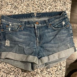 Women’s size 28 Jean shorts. 7 for all mankind
